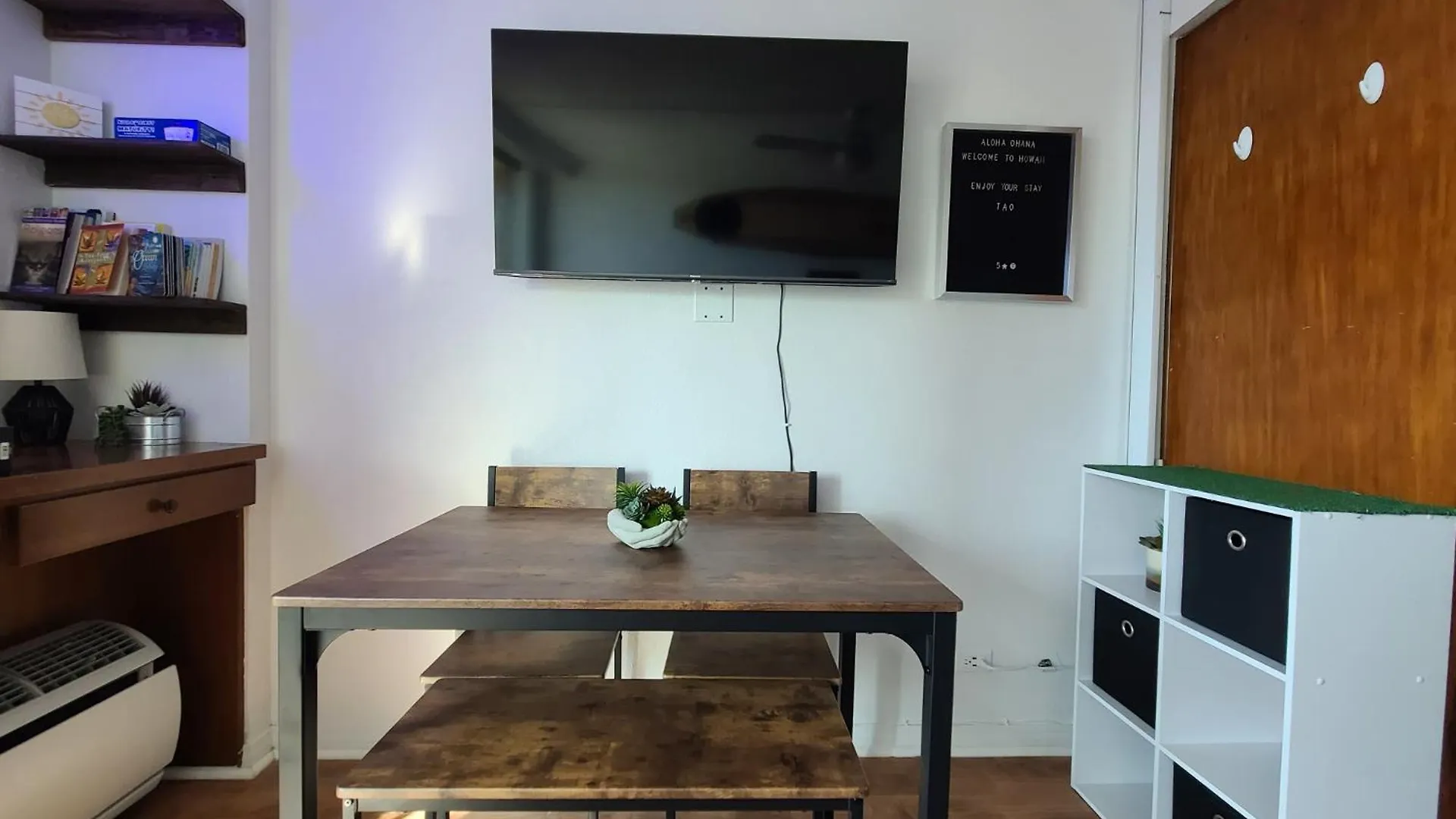 호텔 Private Owned Studio At Luana Hotel, Partial Ocean & City View, Flat Rate, No Resort Fee! 호놀룰루