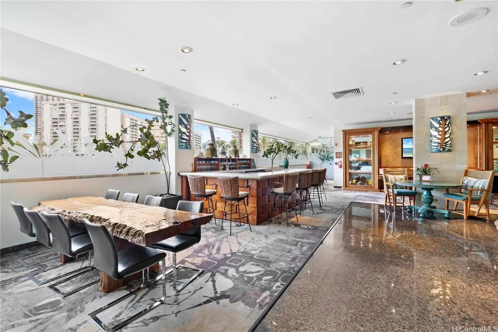 Private Owned Studio At Luana Hotel, Partial Ocean & City View, Flat Rate, No Resort Fee! 호놀룰루 호텔