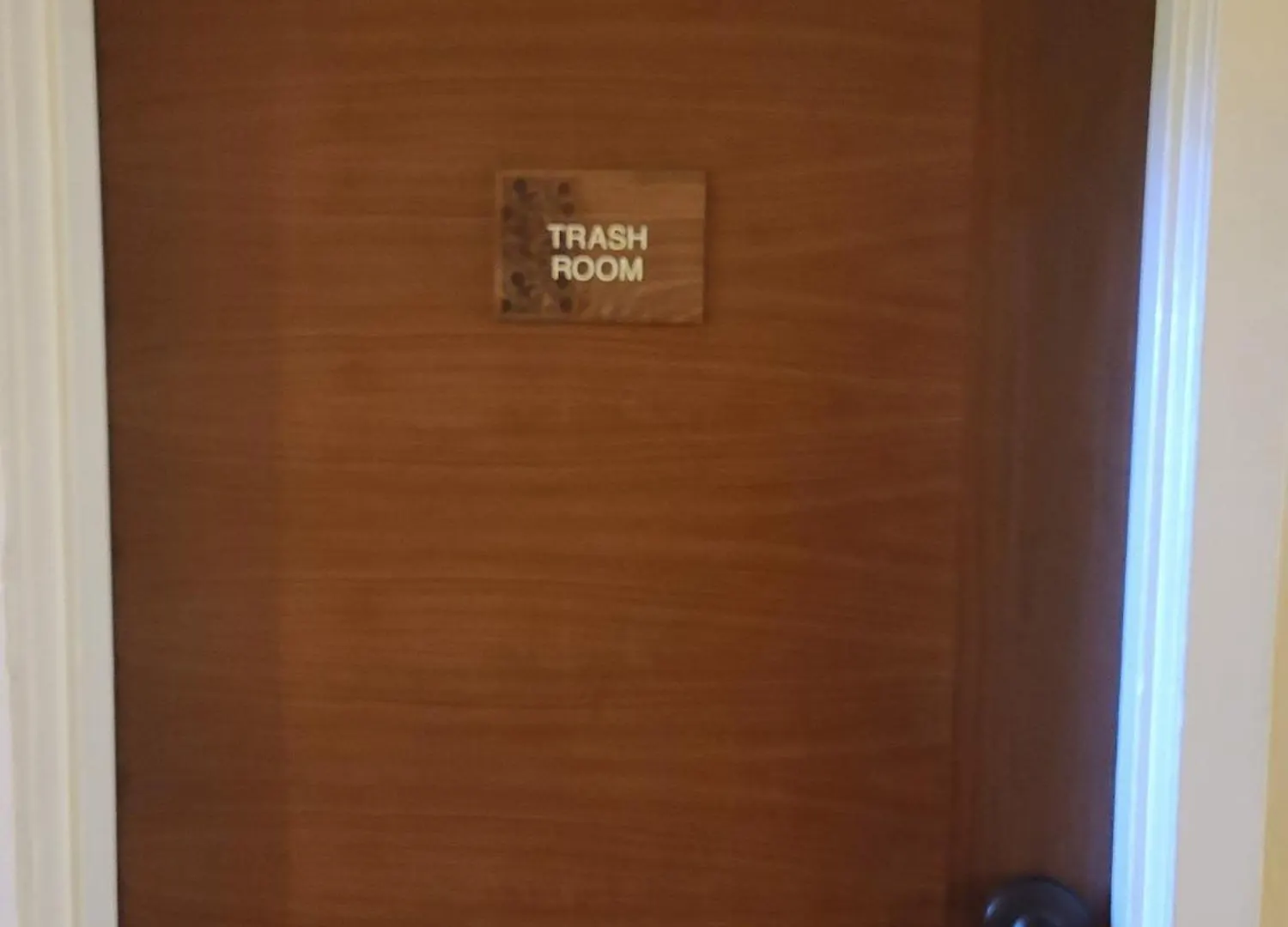 Private Owned Studio At Luana Hotel, Partial Ocean & City View, Flat Rate, No Resort Fee! 호놀룰루 4*,  미국
