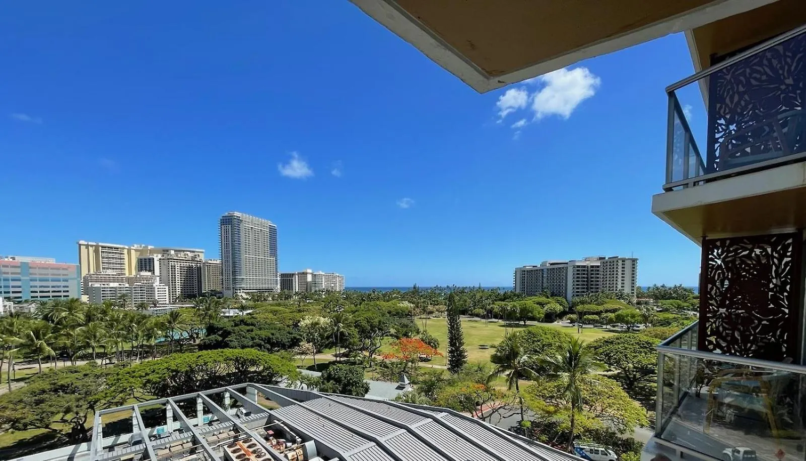 호텔 Private Owned Studio At Luana Hotel, Partial Ocean & City View, Flat Rate, No Resort Fee! 호놀룰루