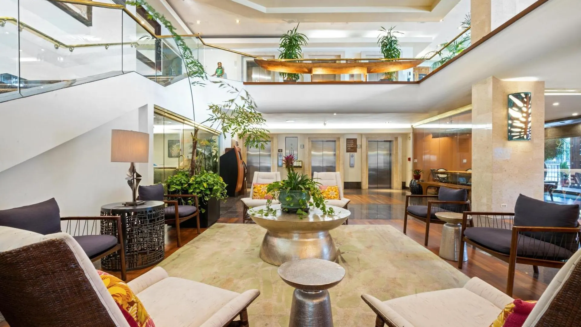 호텔 Private Owned Studio At Luana Hotel, Partial Ocean & City View, Flat Rate, No Resort Fee! 호놀룰루